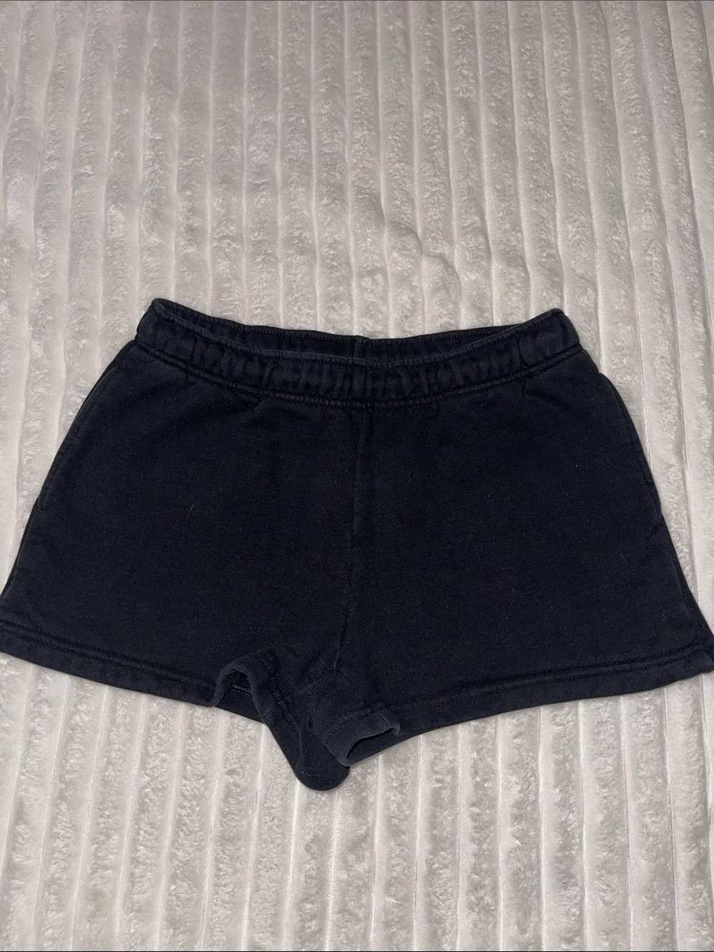 TNA Aritzia Cozy Fleece Boyfriend Shorts | Size Small